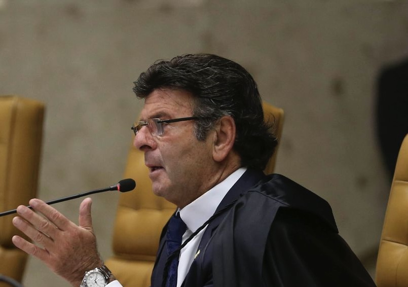 Fux defende julgamento no plenário e alerta para risco de nulidade no caso Bolsonaro