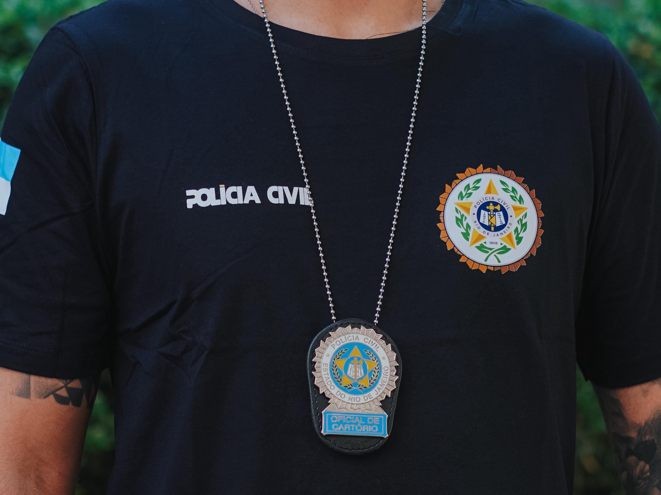 Operação conjunta prende criminosos durante festa do tráfico em Angra