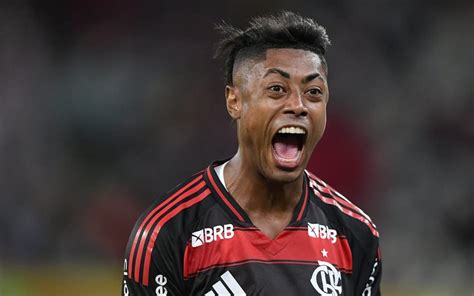 Bruno Henrique está liberado para jogar pelo Flamengo após decisão do STJD