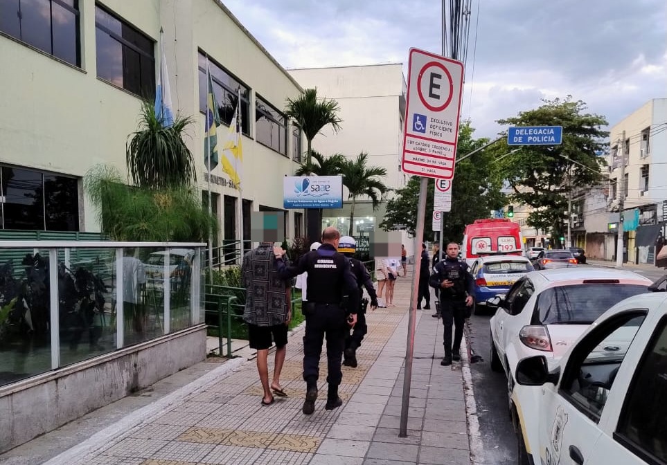 VR: Guarda Municipal apreende drogas e remove motocicleta com dispositivo antirradar