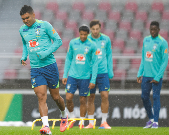 Seleção Brasileira inicia treinos na Coreia do Sul para amistosos na Ásia