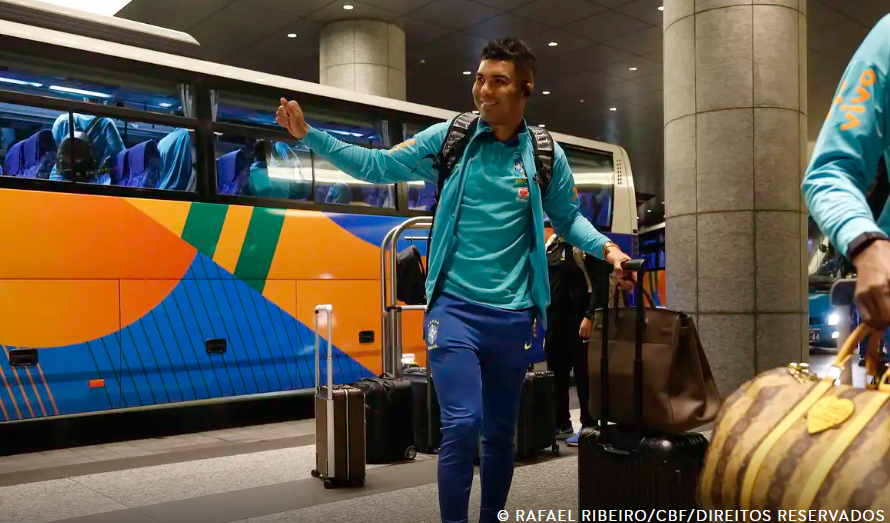 Seleção brasileira chega a Tóquio para amistoso contra Japão na terça