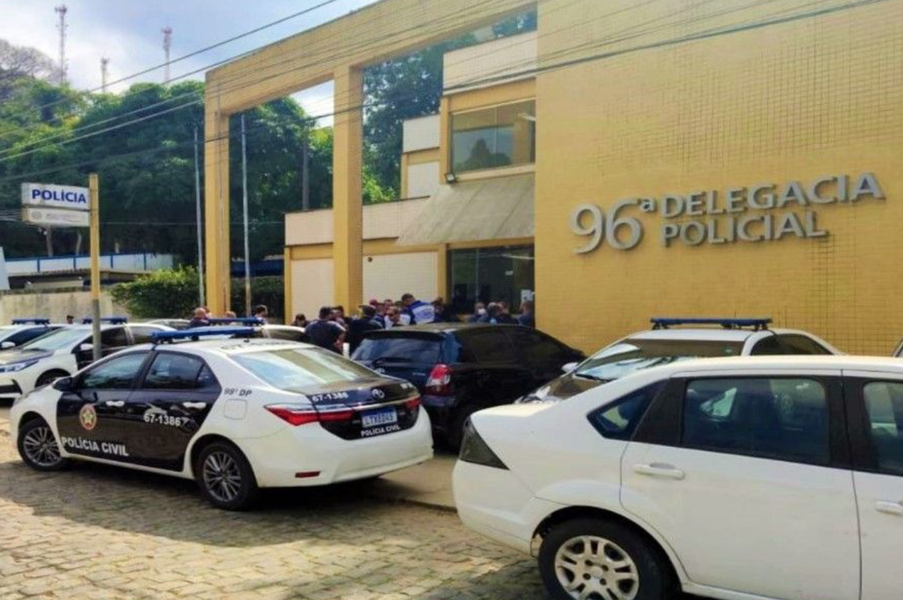 Polícia Civil prende três pessoas que usavam uma residência para fins de prostituição em Miguel Pereira
