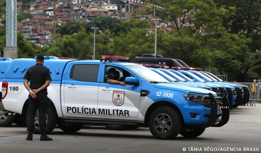 Polícia do Rio prende 17 pessoas em ação contra mentor de barricadas