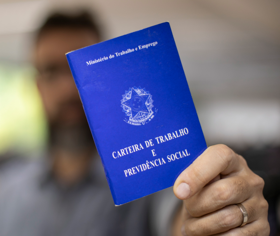 Governo do estado divulga 2,1 mil vagas de emprego formal, estágio e jovem aprendiz