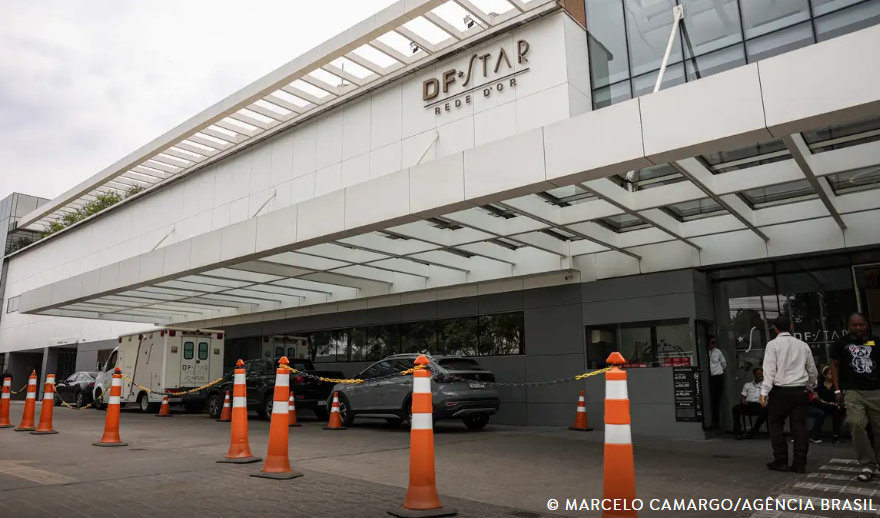 Bolsonaro passa por cirurgia após crise de soluço