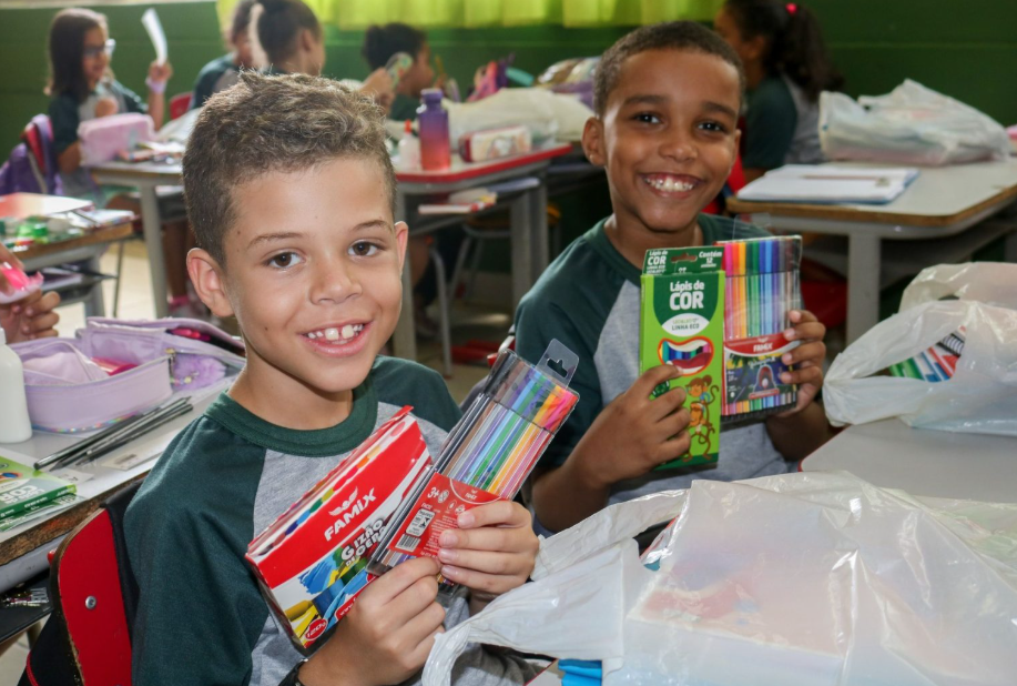 Itatiaia investe em educação e encerra 2025 com obras, uniformes e novos projetos pedagógicos