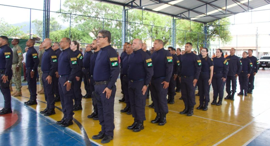 Itatiaia apresenta novo fardamento e viaturas da Guarda Civil Municipal