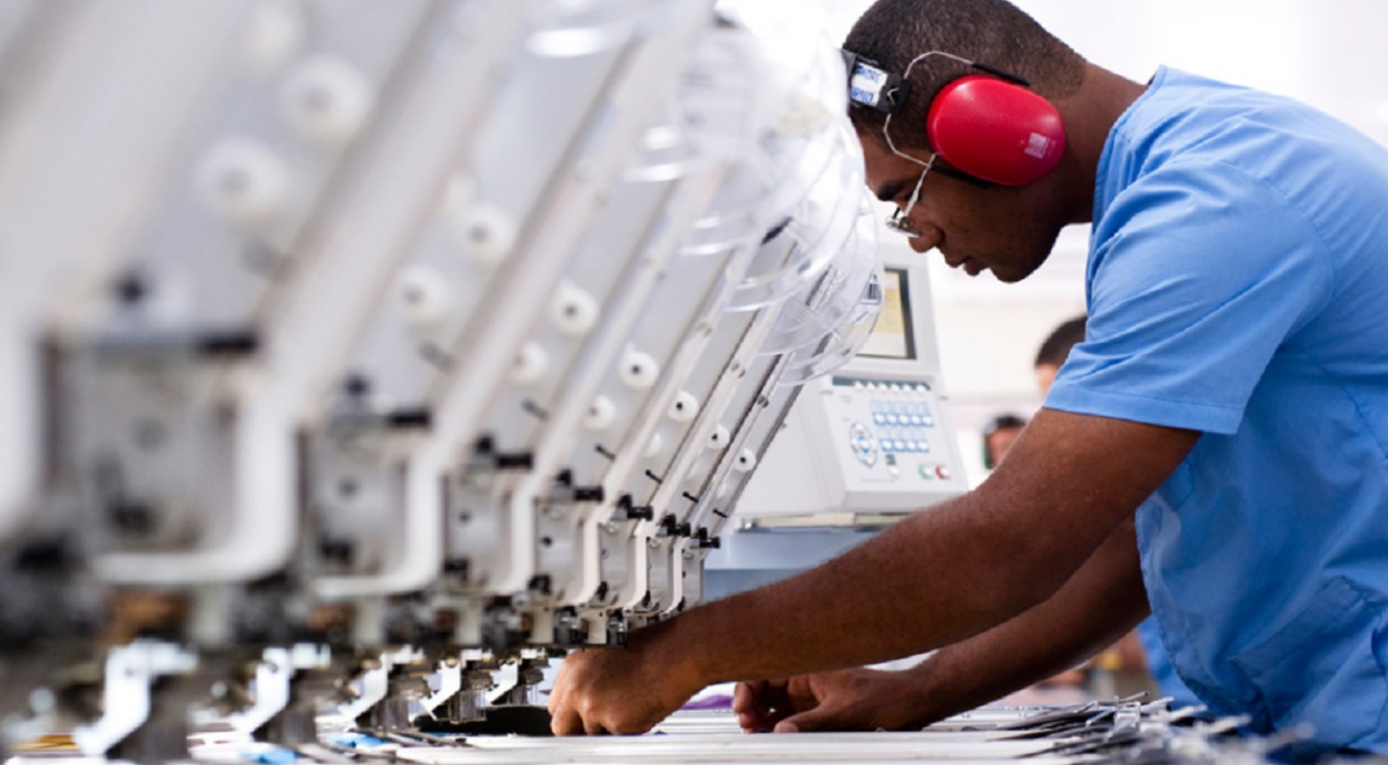 Governo do Estado divulga 2,4 mil oportunidades de emprego formal, estágio e jovem aprendiz