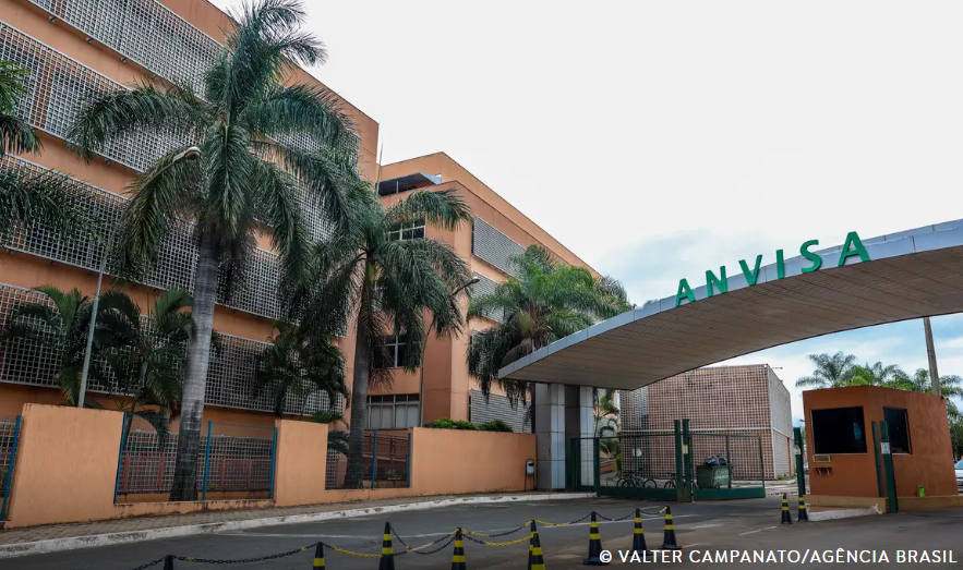 Anvisa proíbe venda de leite condensado e dois suplementos