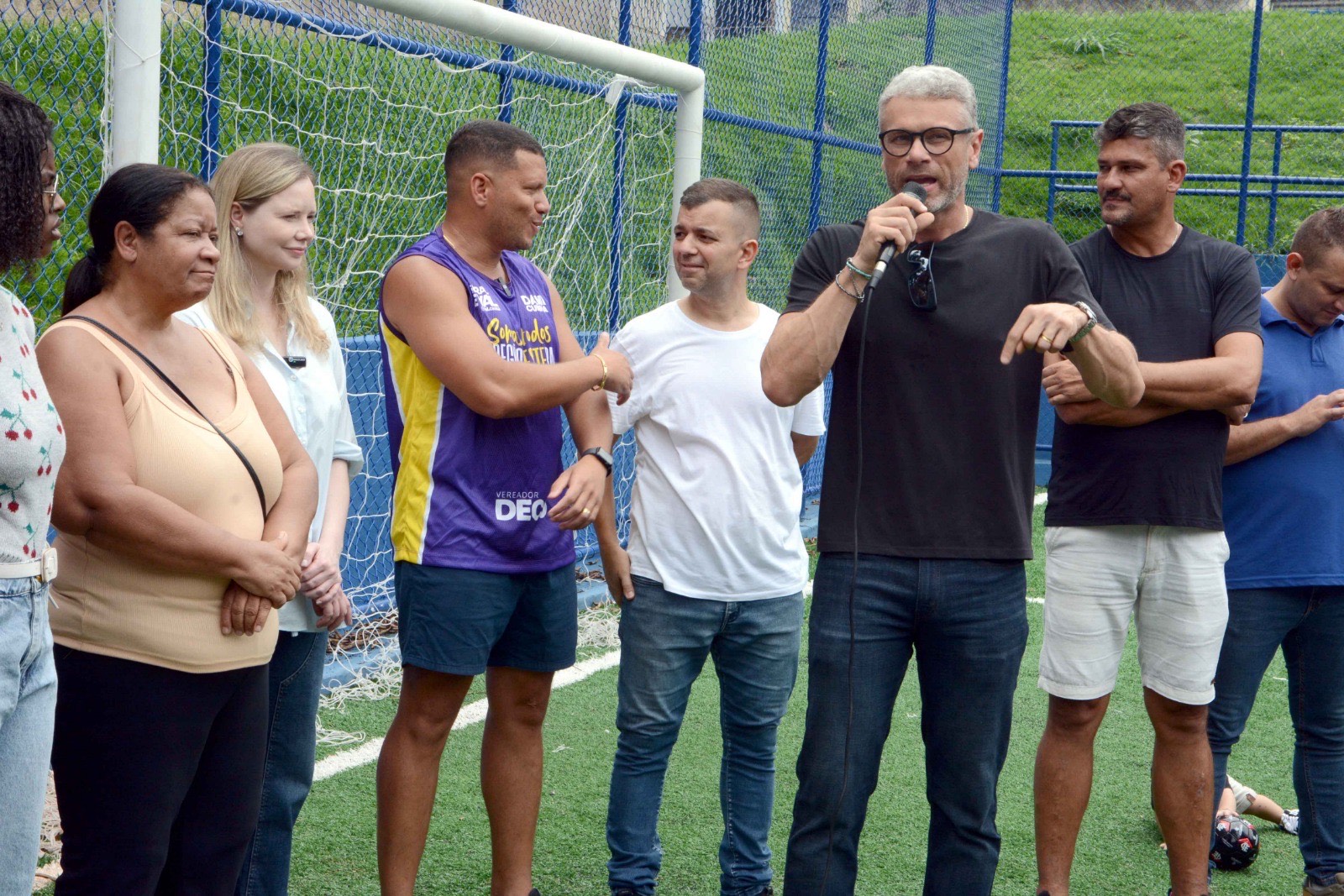 Prefeito Furlani entrega três novos campos de futebol em Barra Mansa