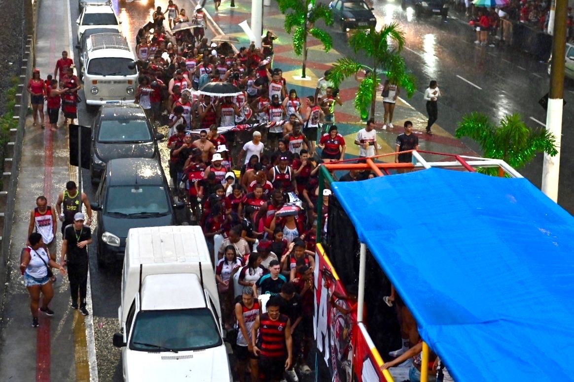 Pré-Carnaval de Barra Mansa termina com ruas do Centro tomadas pela alegria