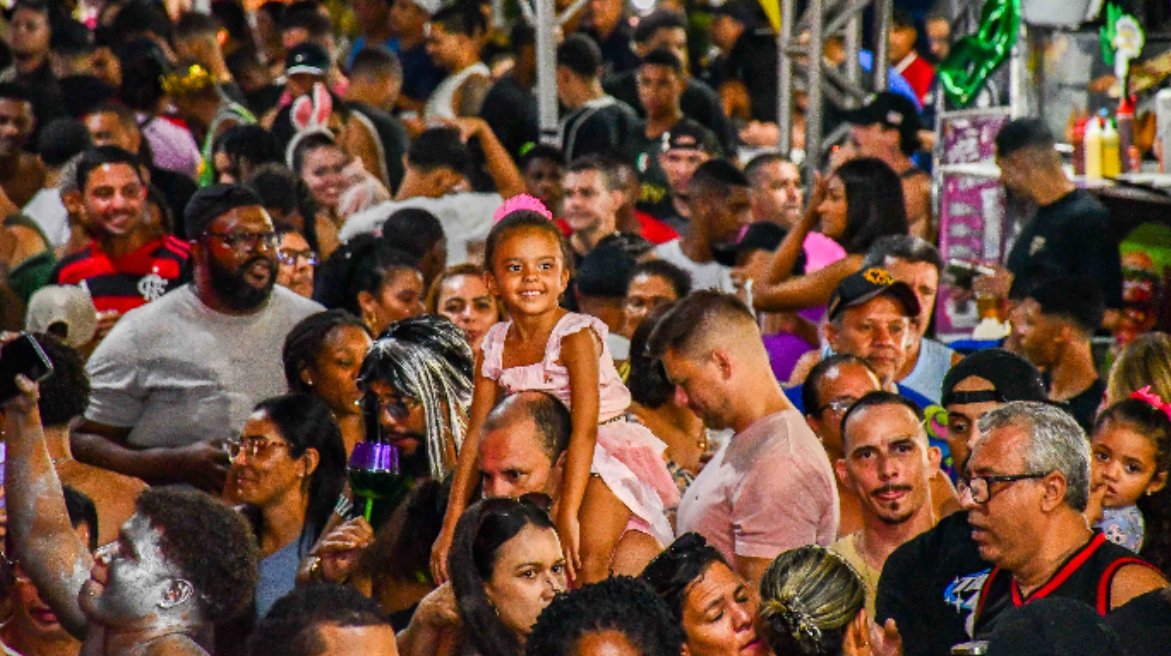 Carnaval Resende 2026 agita a cidade com programação em quatro polos e atrações para toda a família