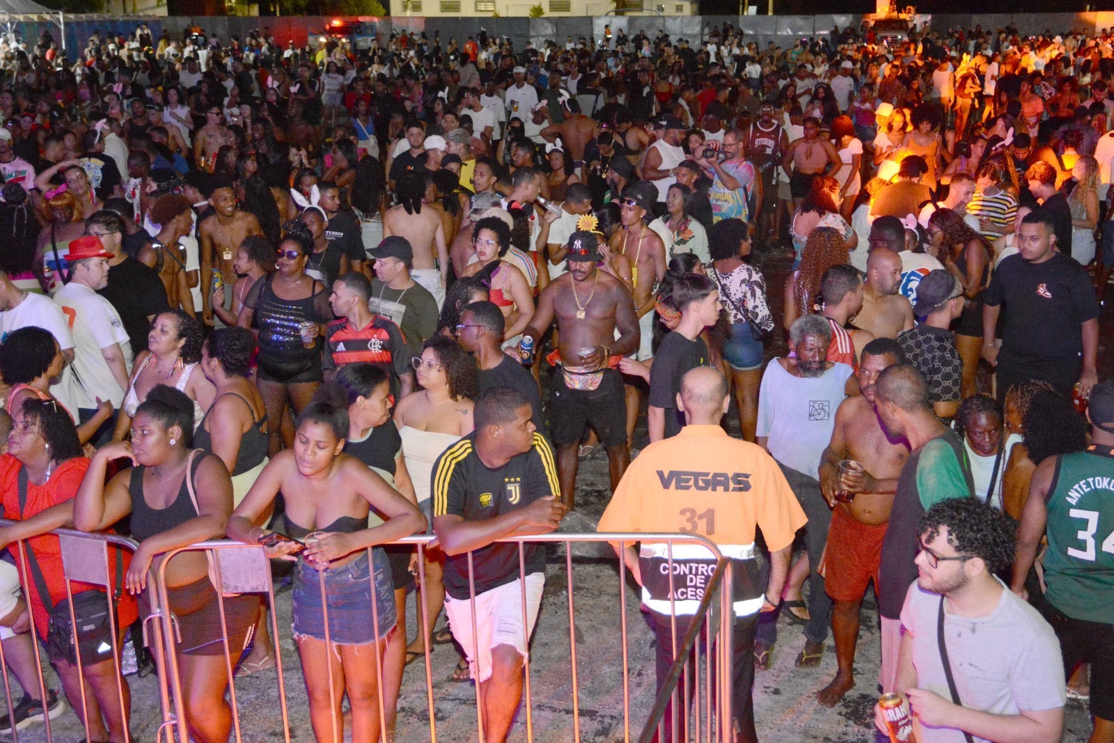 Carnaval 2026 consolida sucesso e reúne mais de 80 mil foliões em Barra Mansa