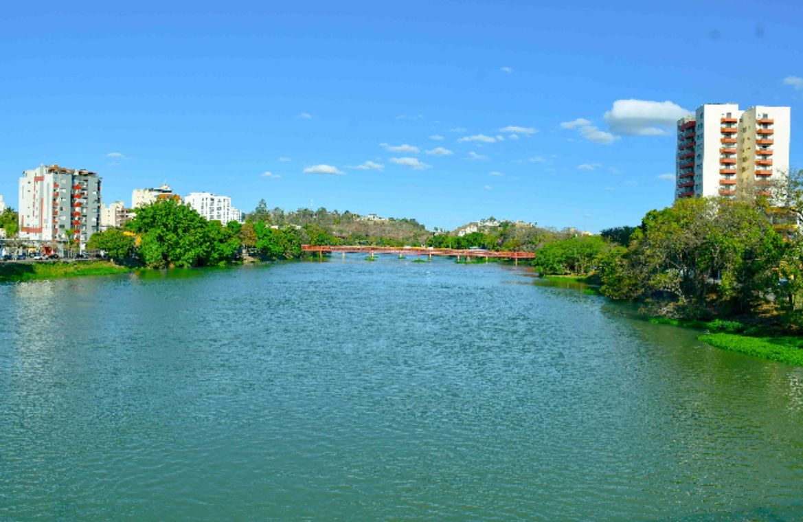 Resende suspende novas autorizações para publicidade externa