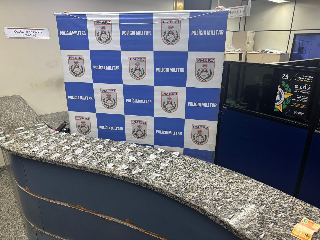 Polícia Militar prende suspeito por tráfico de drogas no bairro Santa Inês, em Barra Mansa