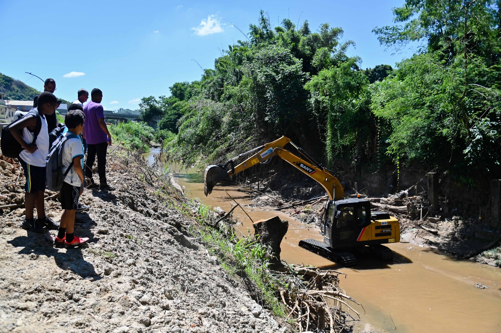 Barra Mansa: Prefeito Furlani acompanha transformação histórica no São Luiz