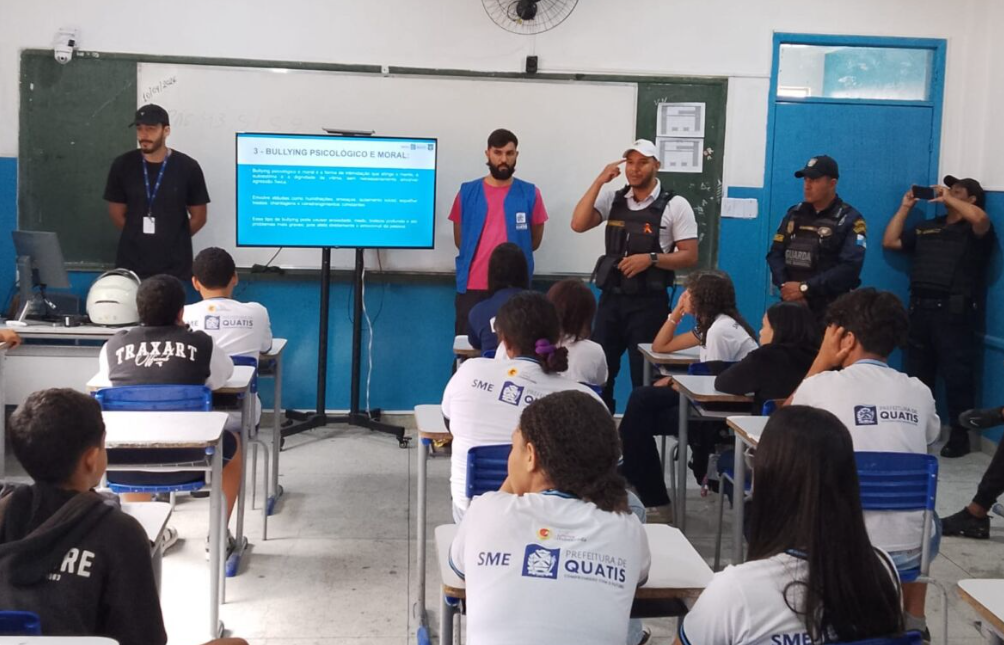 Quatis leva palestras sobre bullying e educação no trânsito para escolas da rede municipal