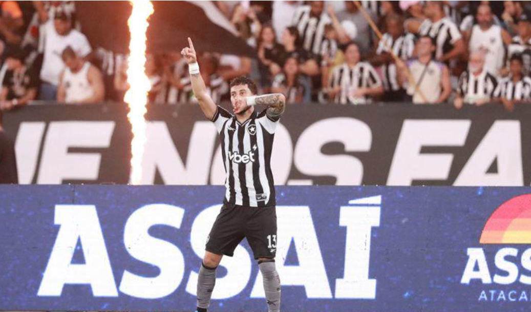 Botafogo vence a Chapecoense no fim e larga na frente na Copa do Brasil