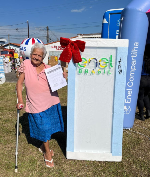 Prefeitura de Resende e Enel trocam geladeiras de 35 famílias em situação de vulnerabilidade