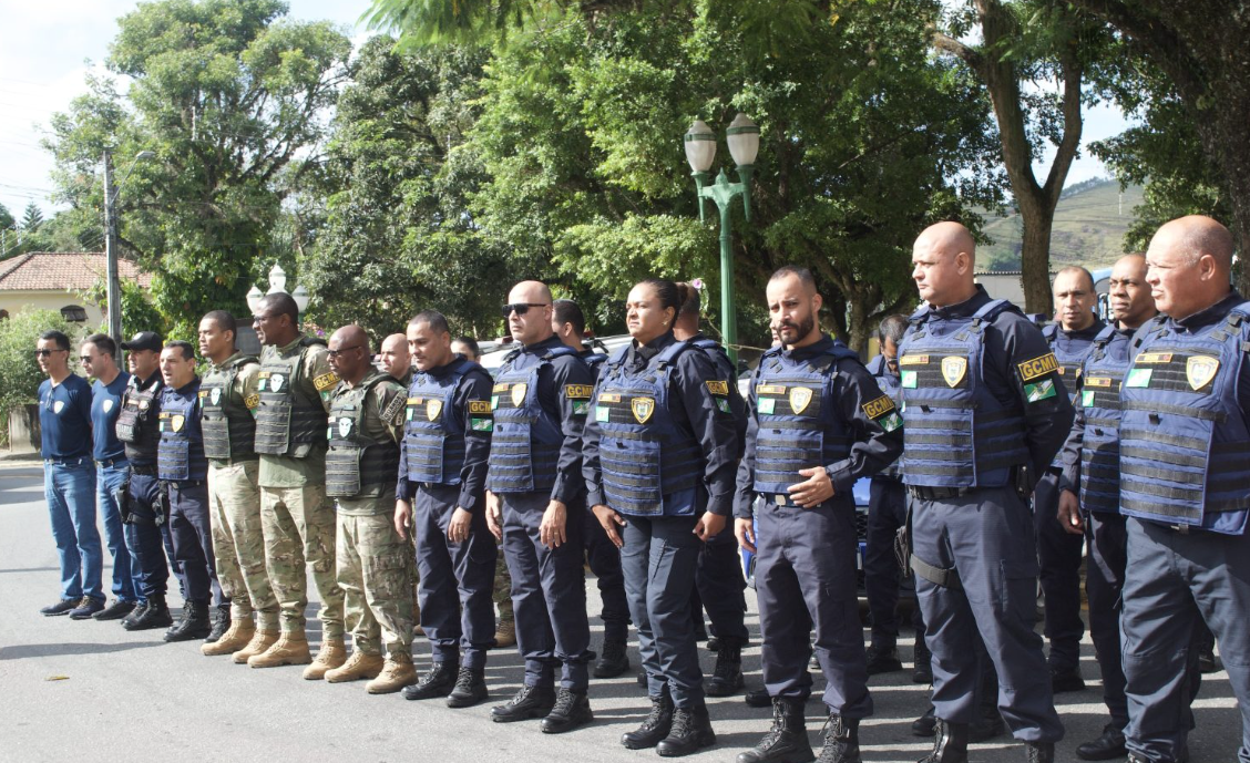 Itatiaia reforça segurança com entrega de coletes balísticos para Guarda Municipal