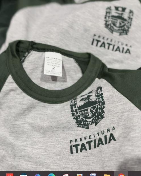 Itatiaia inicia entrega de novos uniformes para alunos da rede municipal