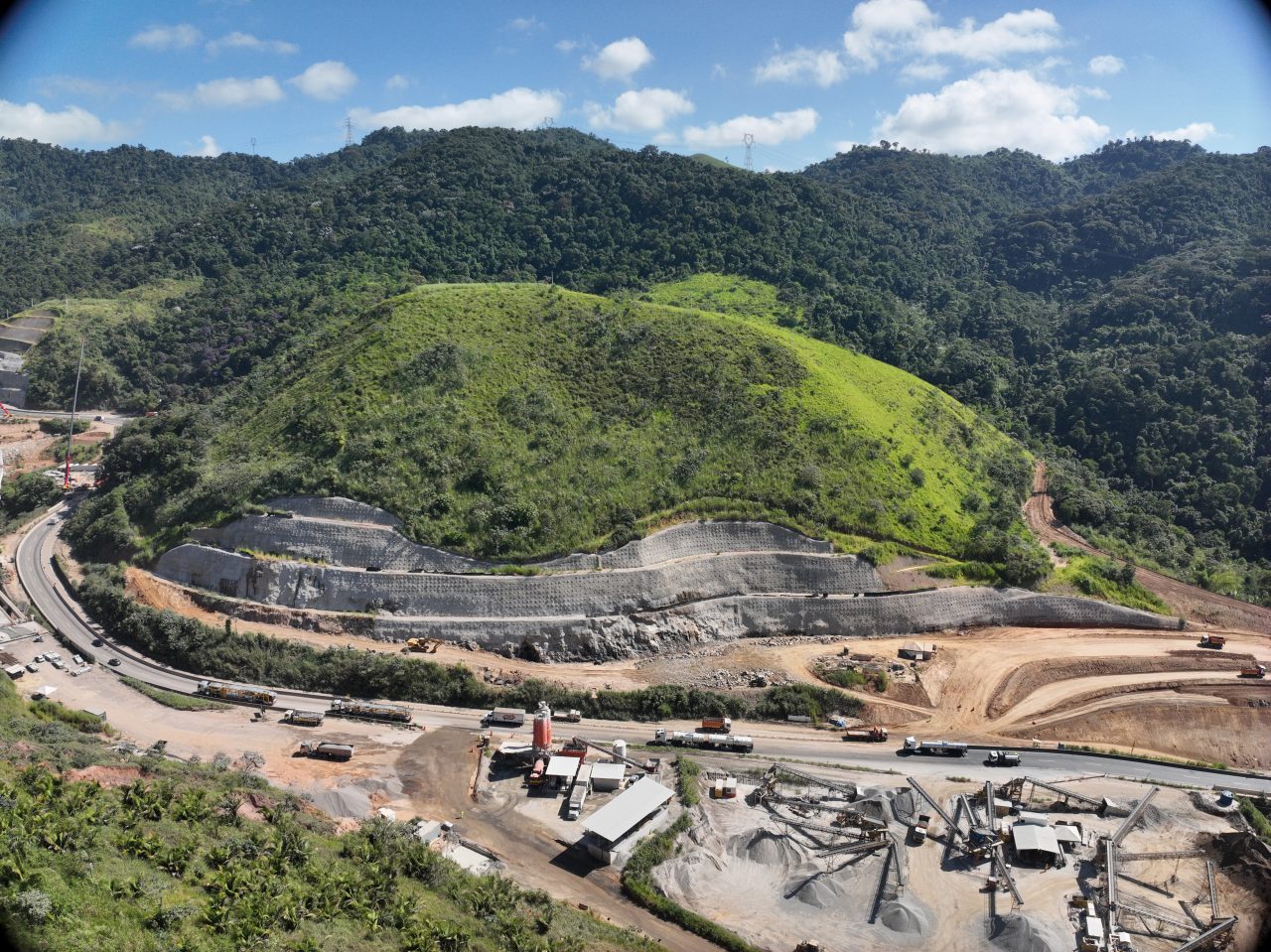 Ampliação da Serra das Araras avança com novas detonações e interdições programadas na Via Dutra