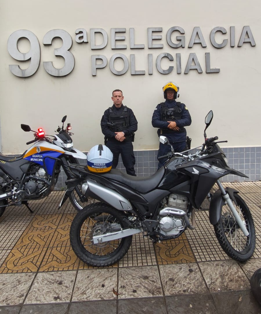 Guarda Municipal recupera moto furtada, apreende veículo com sinais de adulteração e prende foragido em Volta Redonda