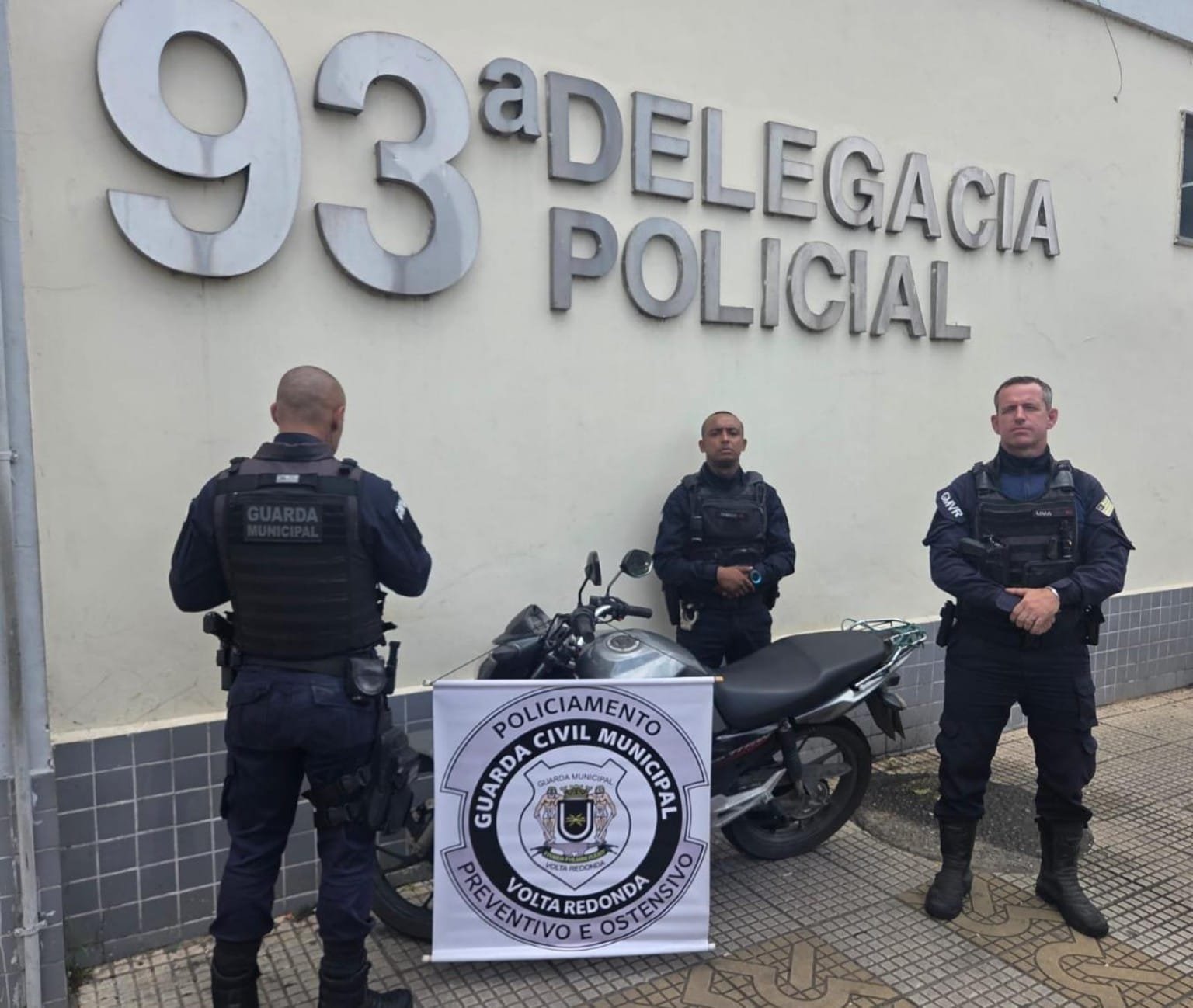 Guarda Municipal de Volta Redonda apreende motocicleta clonada no bairro Ponte Alta