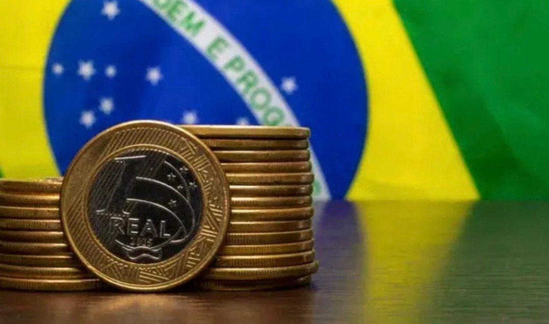 Dívida pública brasileira chega a R$ 9,38 trilhões e aumenta preocupação com juros, gastos e futuro da economia